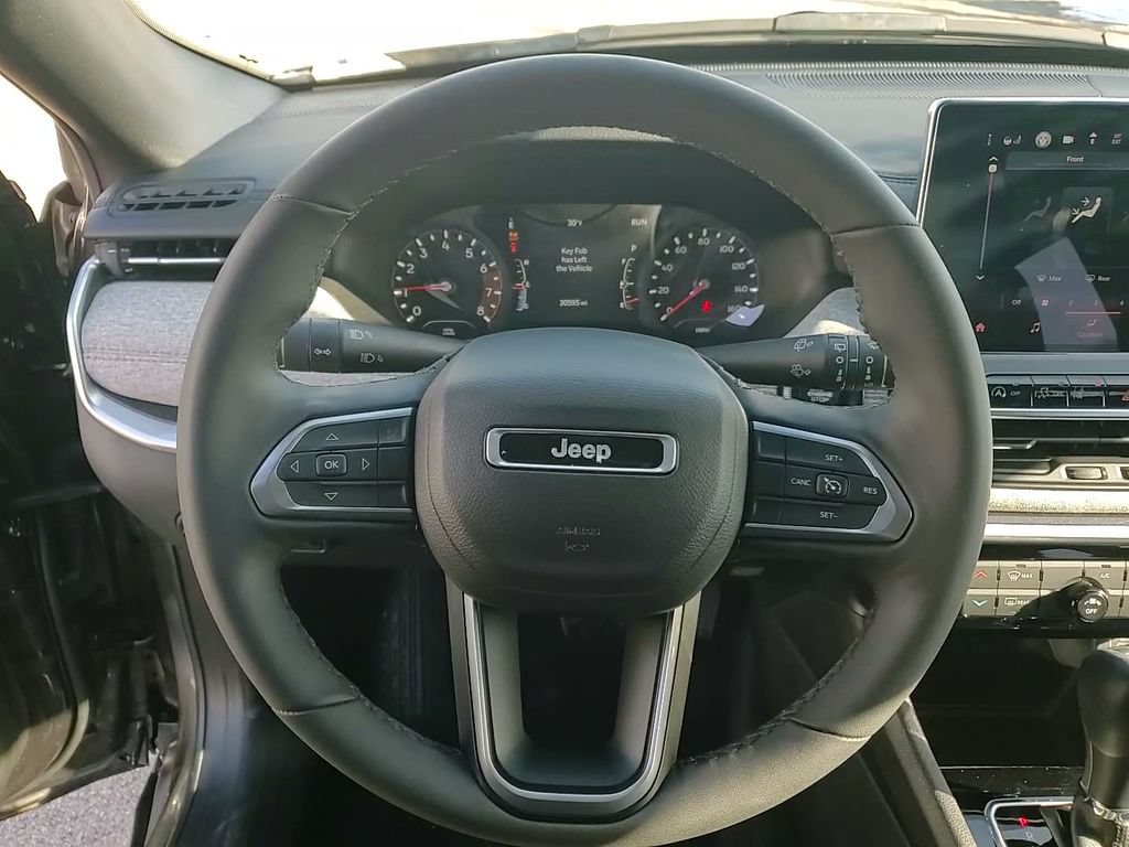 Used 2023 Jeep Compass Latitude AWD/4WD image 26