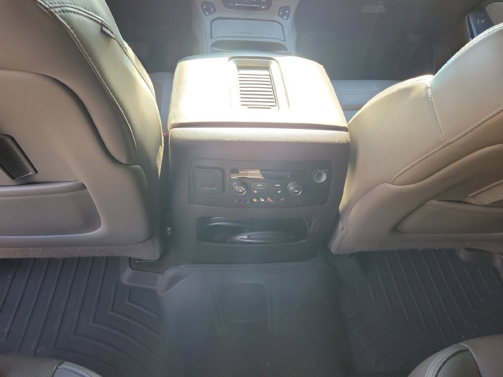 Used 2015 GMC Yukon Denali w/ Open Road Package AWD/4WD image 18
