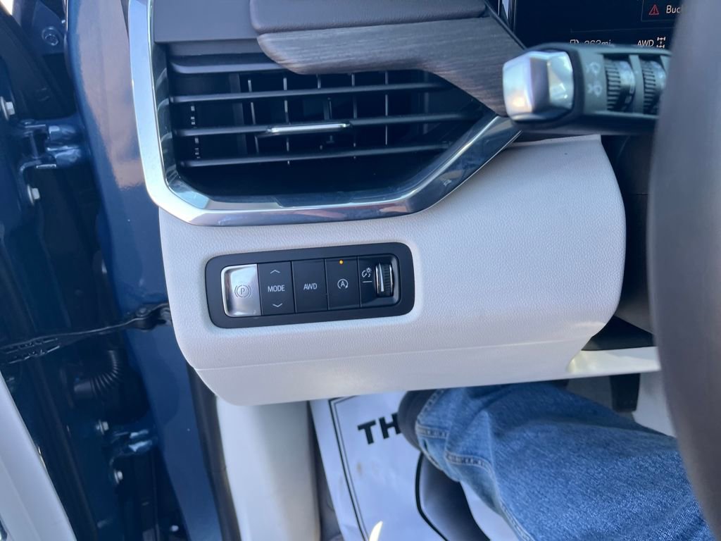 Used 2026 GMC Acadia Denali w/ Super Cruise Package image 13