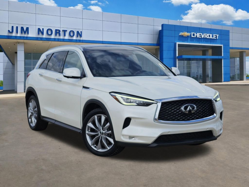 Used 2019 INFINITI QX50 Essential w/ Sensory Package FWD image 1