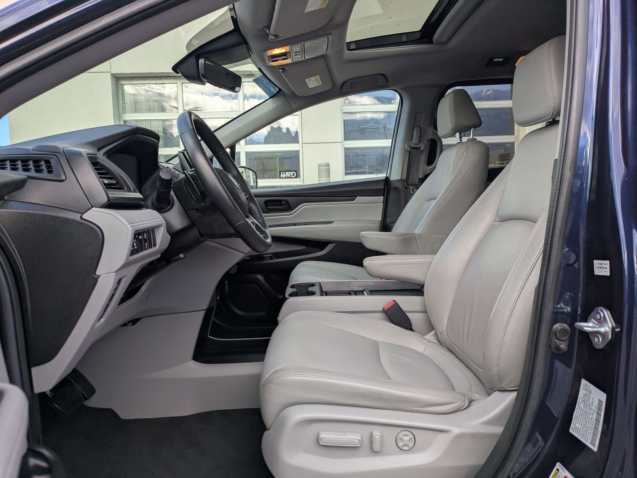 Used 2023 Honda Odyssey EX-L image 17