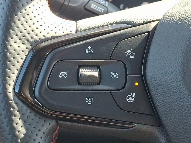 Certified 2024 Chevrolet Trax RS w/ Driver Confidence Package image 21