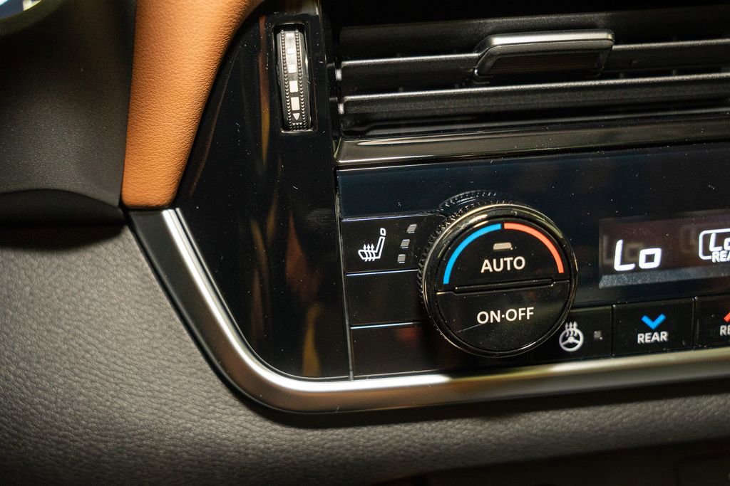 New 2026 Nissan Rogue Platinum w/ Platinum Premium Package image 11