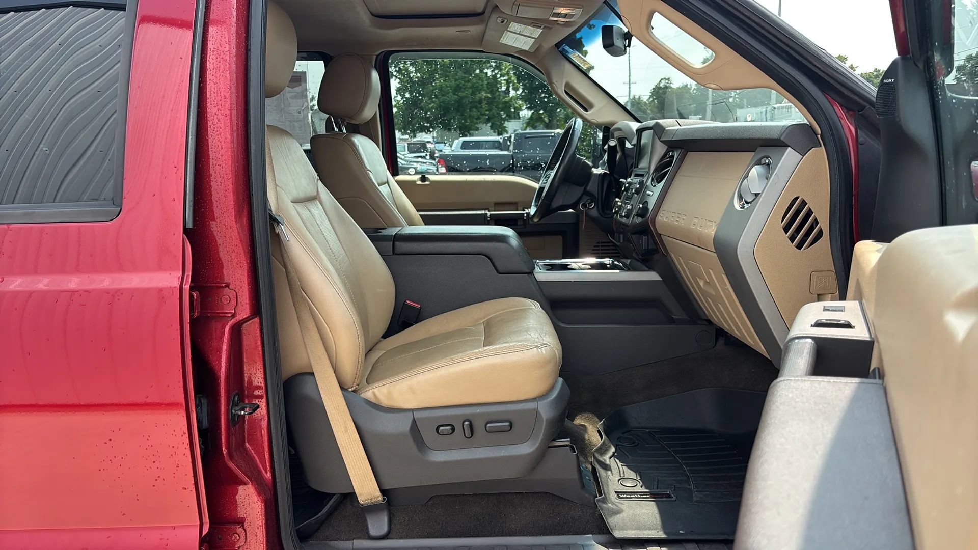 Used 2016 Ford F250 Lariat w/ Lariat Ultimate Package AWD/4WD image 18