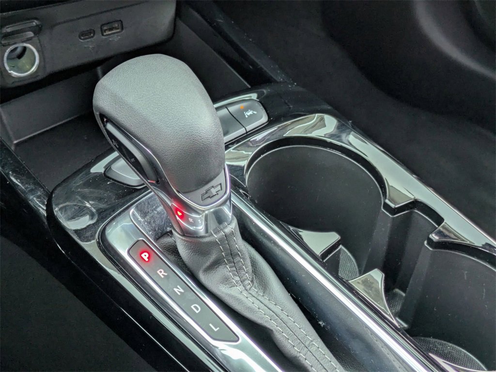 Used 2025 Chevrolet Trax LT w/ LT Convenience Package image 23