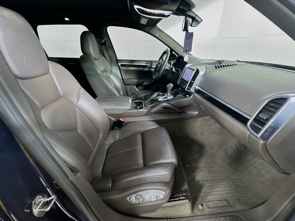 Used 2017 Porsche Cayenne S AWD/4WD image 35