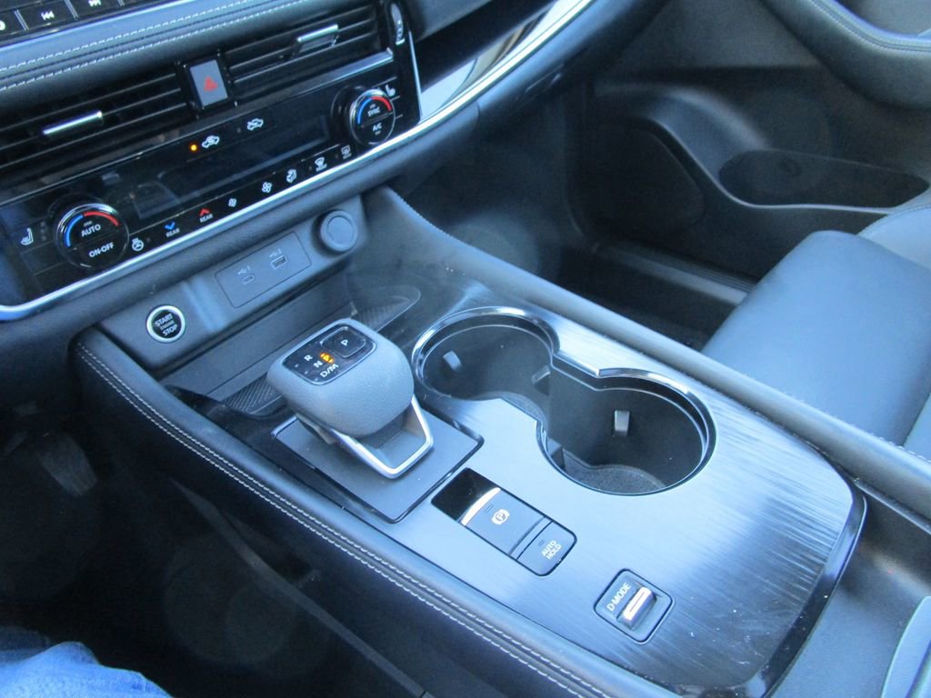 Used 2023 Nissan Rogue SL w/ SL Premium Package image 33