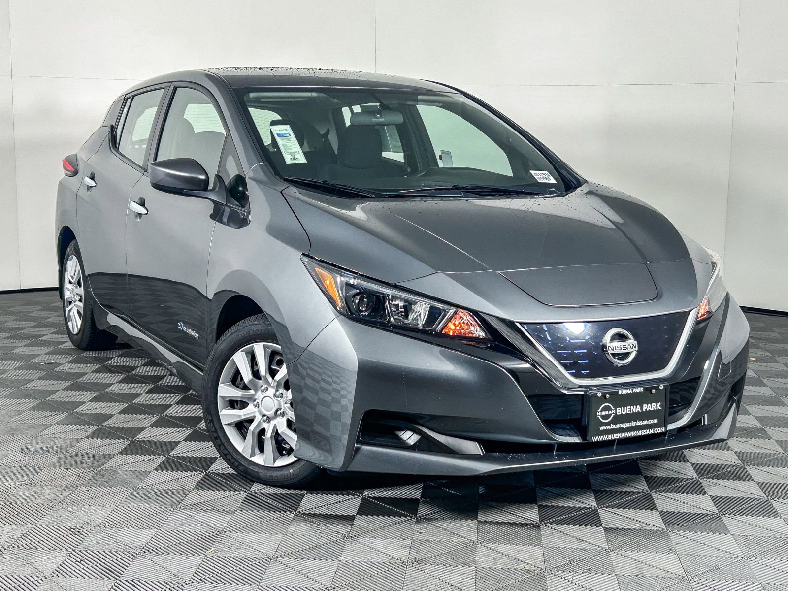 Used 2018 Nissan Leaf S w/ S Charge Package image 1