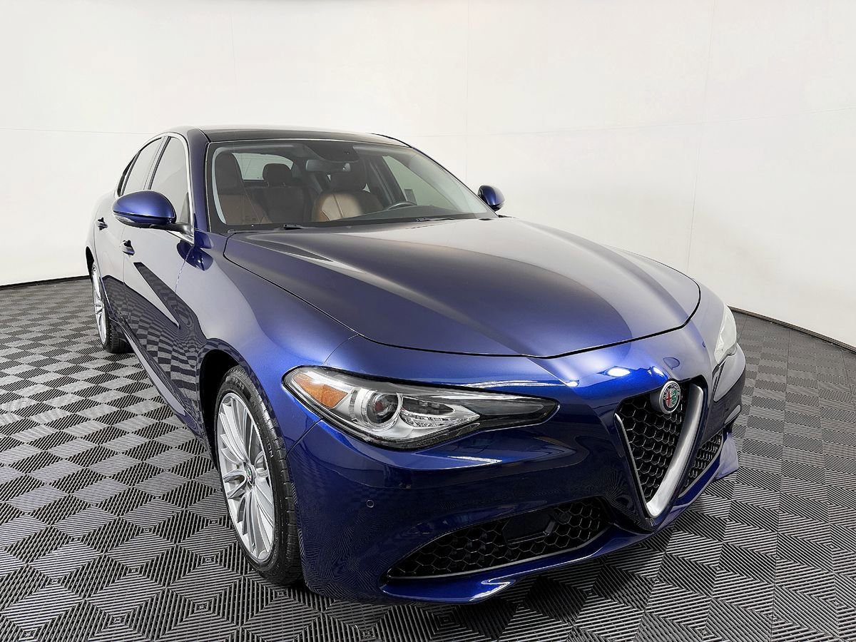 Used 2017 Alfa Romeo Giulia Ti w/ TI Lusso Package AWD/4WD image 5