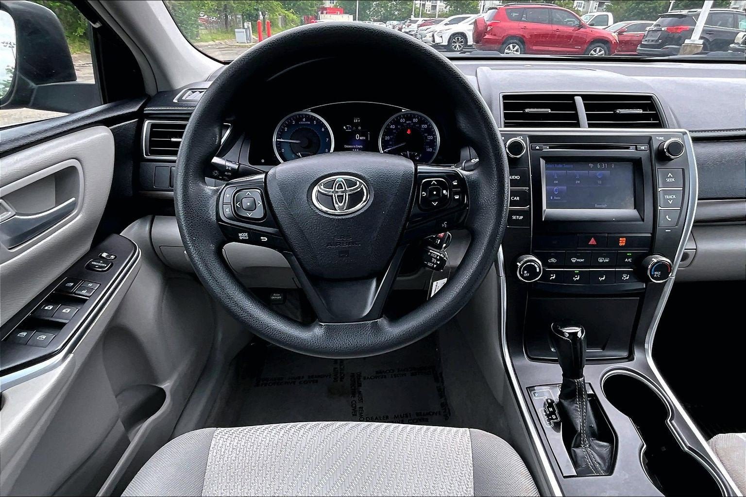 Used 2017 Toyota Camry LE FWD image 5