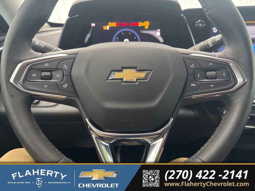 Used 2025 Chevrolet Trax LT w/ Driver Confidence Package image 22