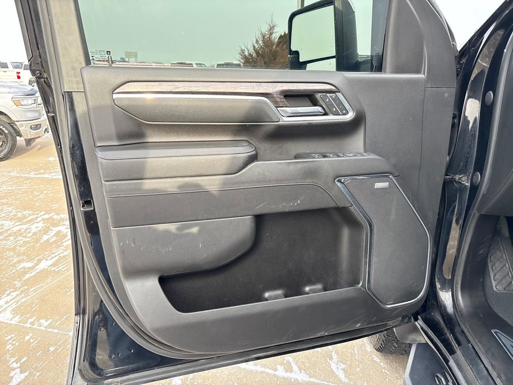 Used 2024 Chevrolet Silverado 3500 LTZ w/ LTZ Convenience Package AWD/4WD image 13