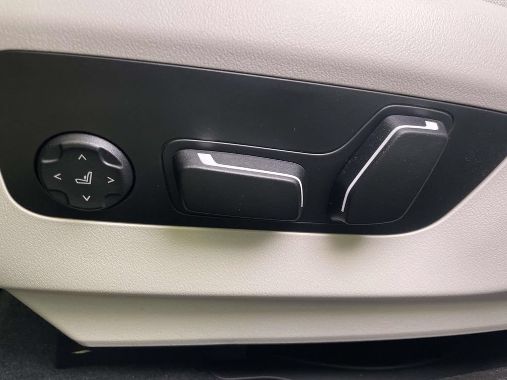 New 2027 BMW 530i xDrive AWD/4WD image 14