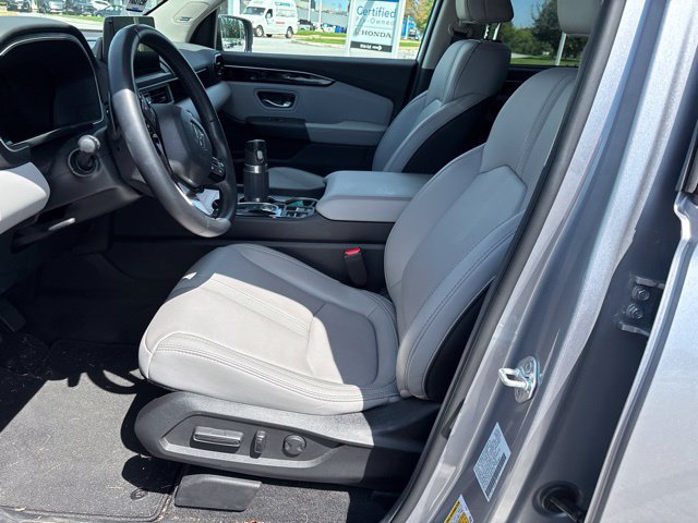 Used 2025 Honda Pilot Touring image 5