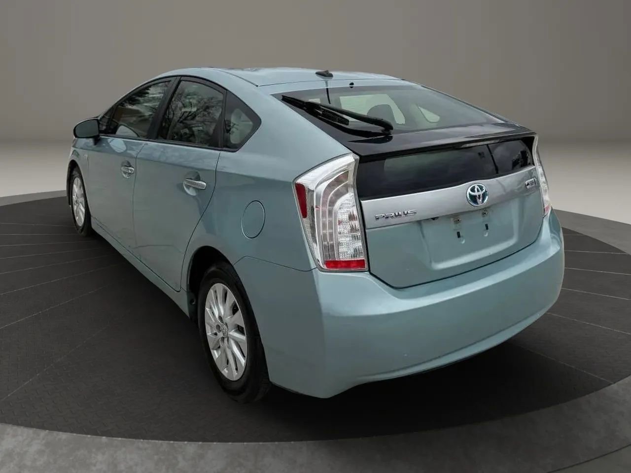 Used 2014 Toyota Prius Prime Advanced FWD image 5