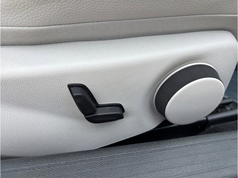 Used 2015 Mercedes-Benz C 250 Coupe image 39
