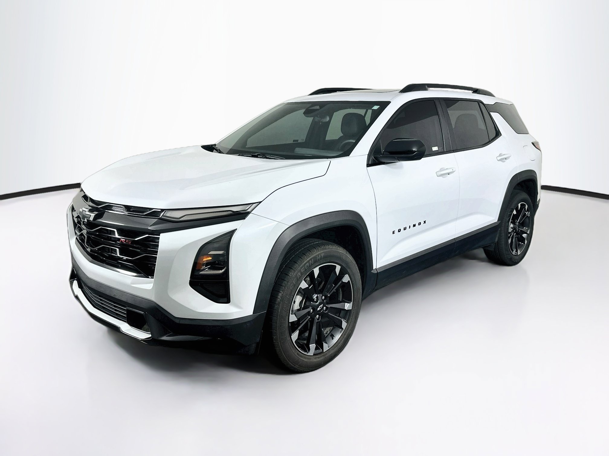 Used 2026 Chevrolet Equinox RS w/ Convenience Package III FWD image 3