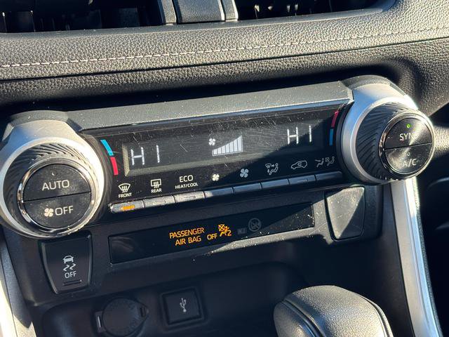 Used 2022 Toyota RAV4 LE image 30