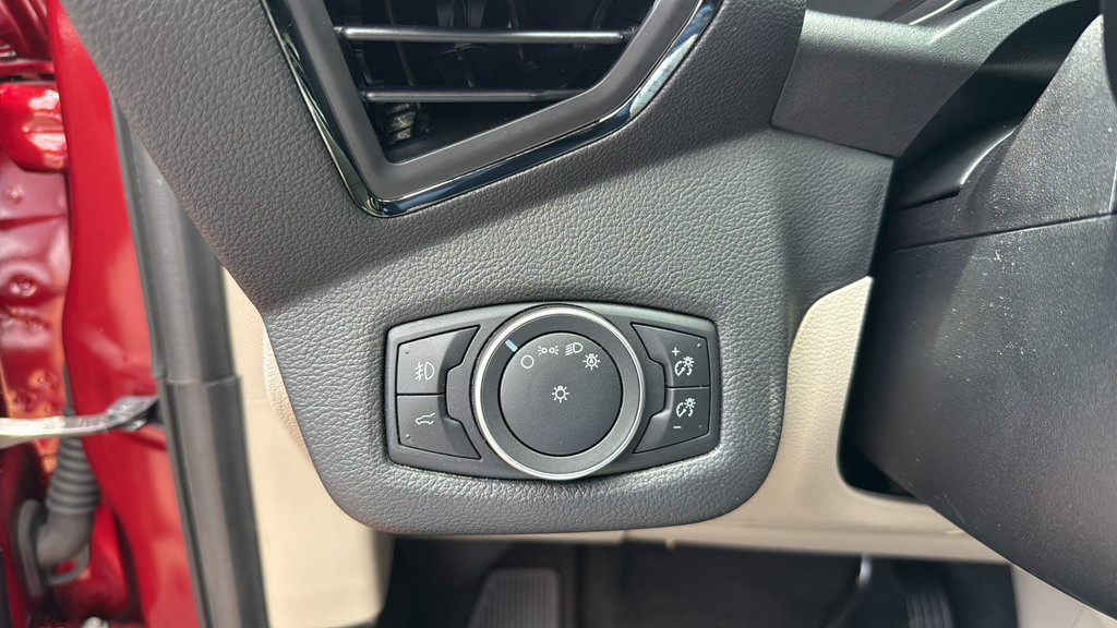 Used 2018 Ford Escape SEL w/ Ford Safe & Smart Package AWD/4WD image 20
