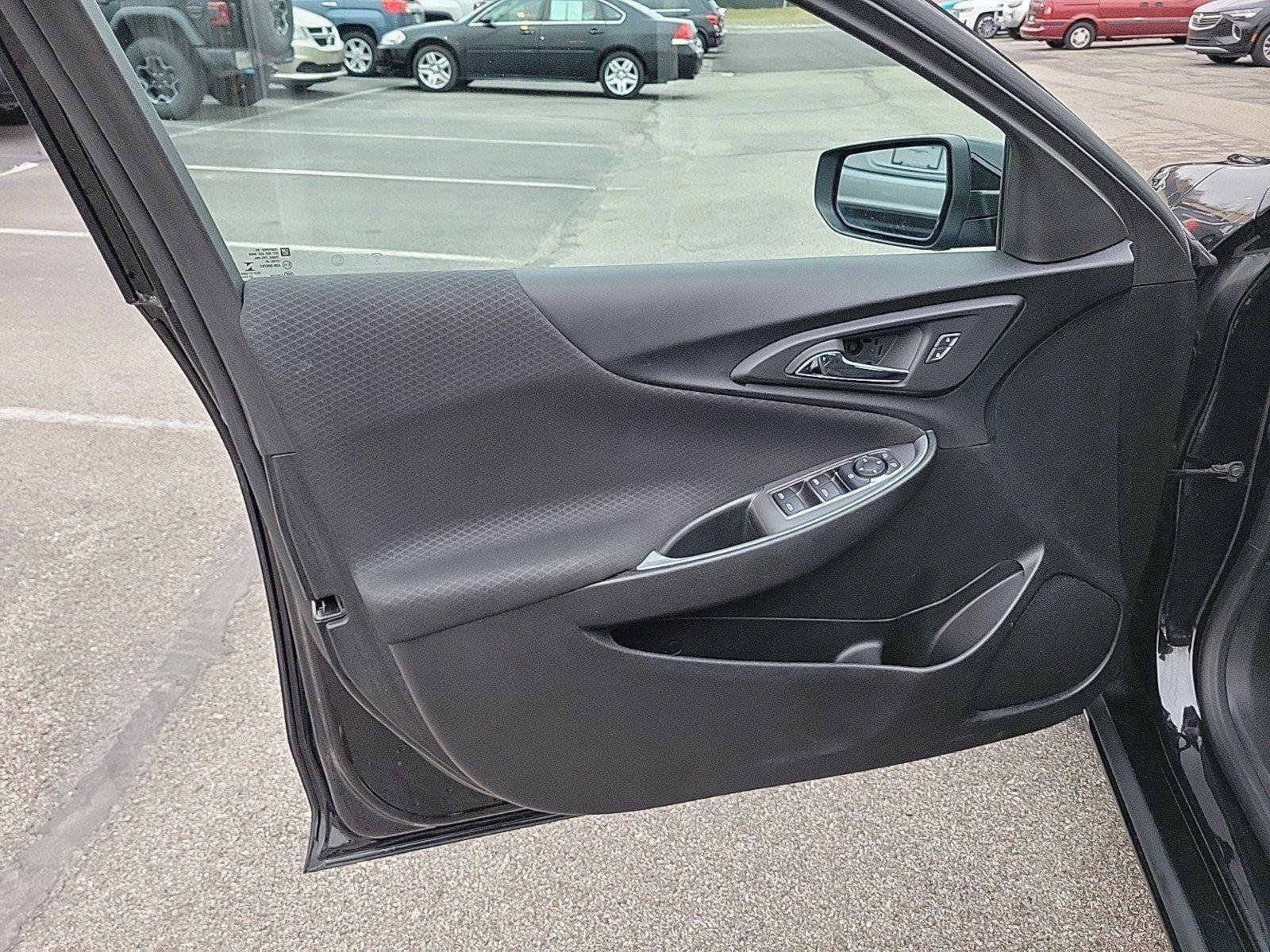 Used 2024 Chevrolet Malibu LT image 18