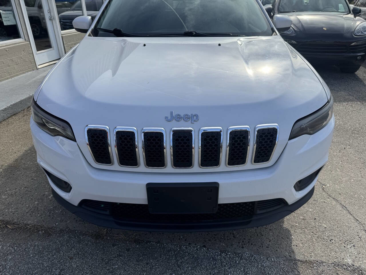 Used 2019 Jeep Cherokee Latitude w/ Cold Weather Group image 11