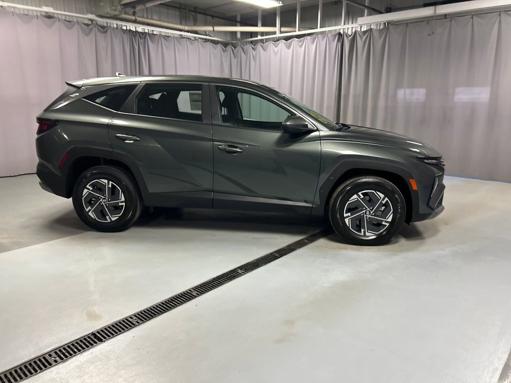 New 2026 Hyundai Tucson Blue SE image 8