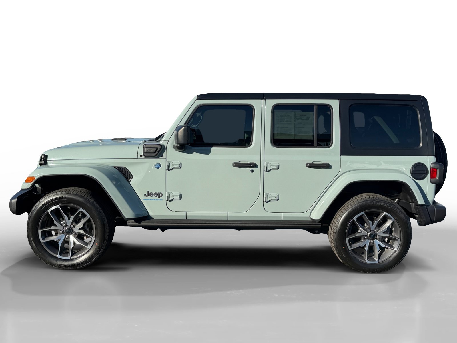 Used 2024 Jeep Wrangler Unlimited w/ Convenience Group AWD/4WD image 2