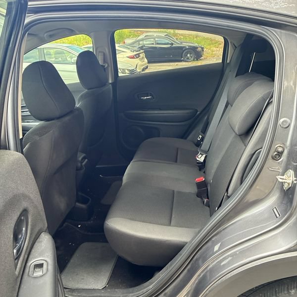 Used 2019 Honda HR-V LX image 32