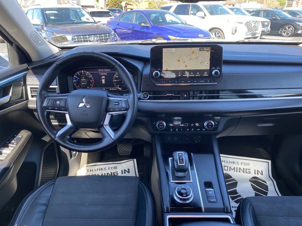 Used 2022 Mitsubishi Outlander SE image 10