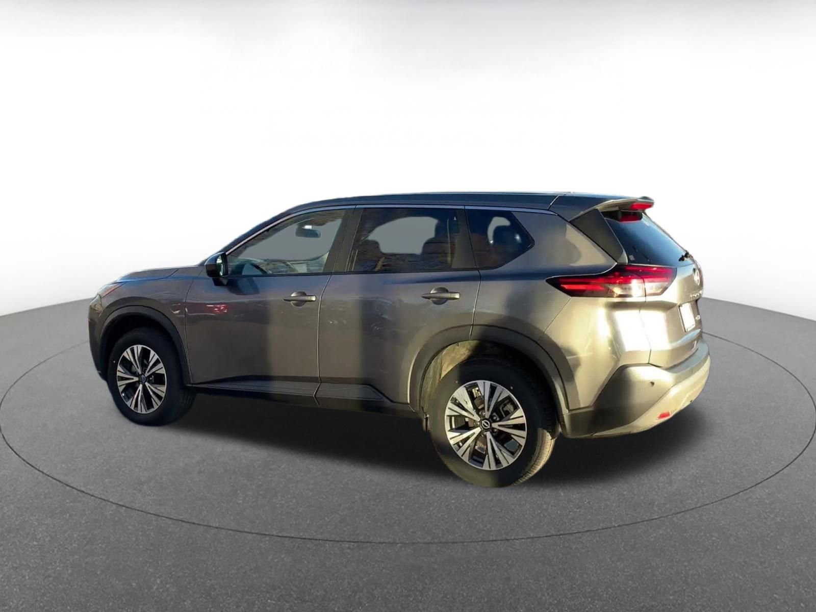 Used 2023 Nissan Rogue SV image 10