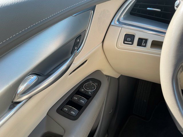 Used 2018 Cadillac XT5 Premium Luxury AWD/4WD image 24