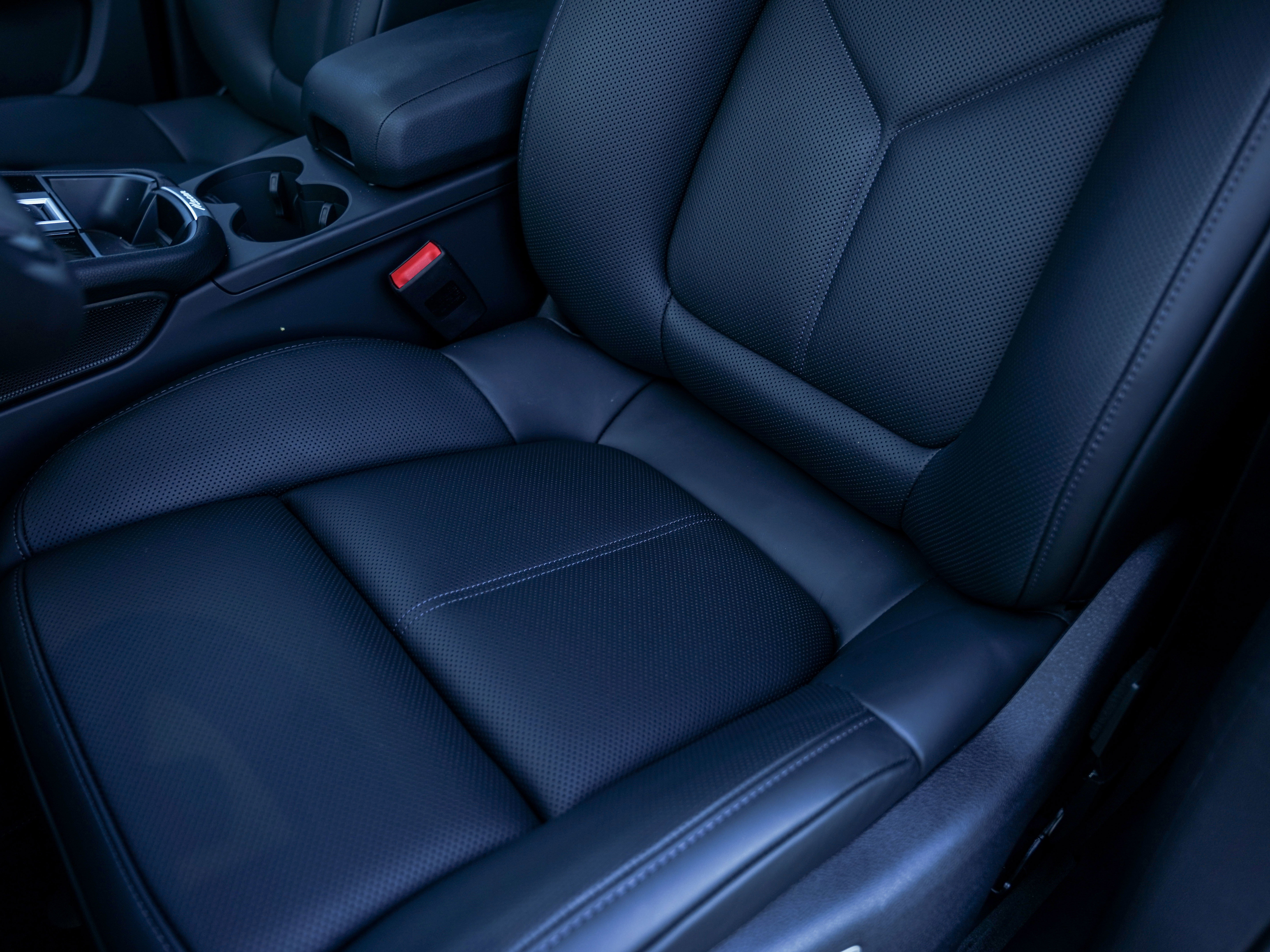 New 2026 Porsche Macan image 24