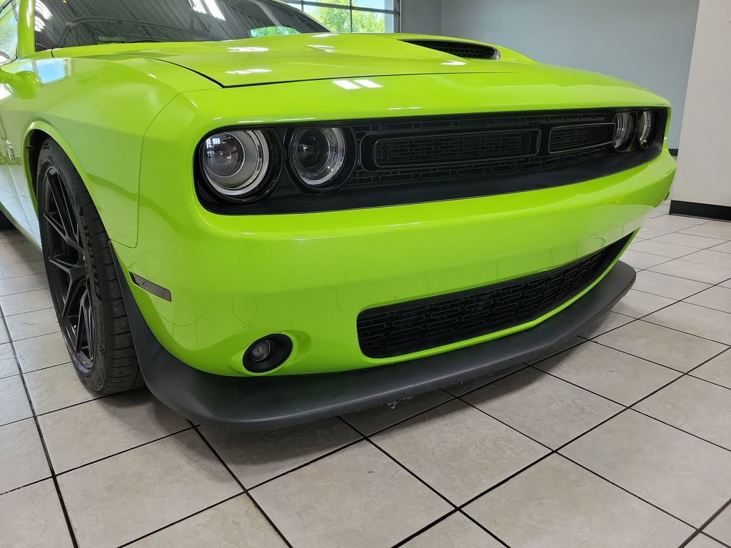 Used 2015 Dodge Challenger R/T Scat Pack w/ Leather Interior Group RWD image 22