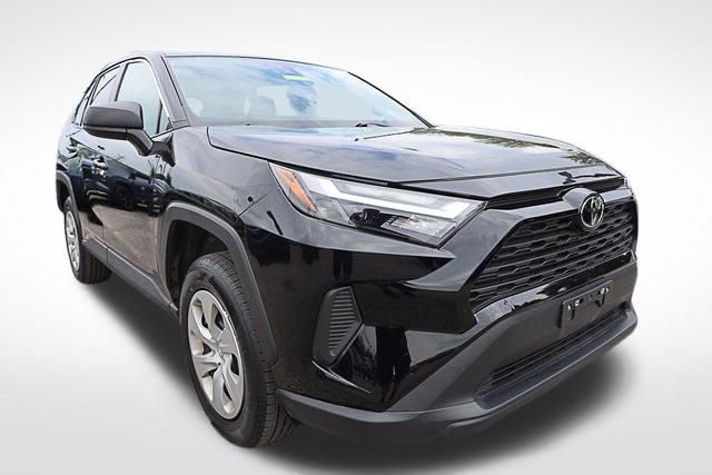 Used 2024 Toyota RAV4 LE image 5