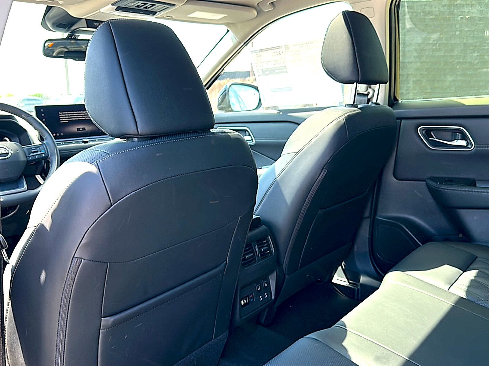 New 2026 Nissan Rogue Platinum w/ Platinum Premium Package AWD/4WD image 15