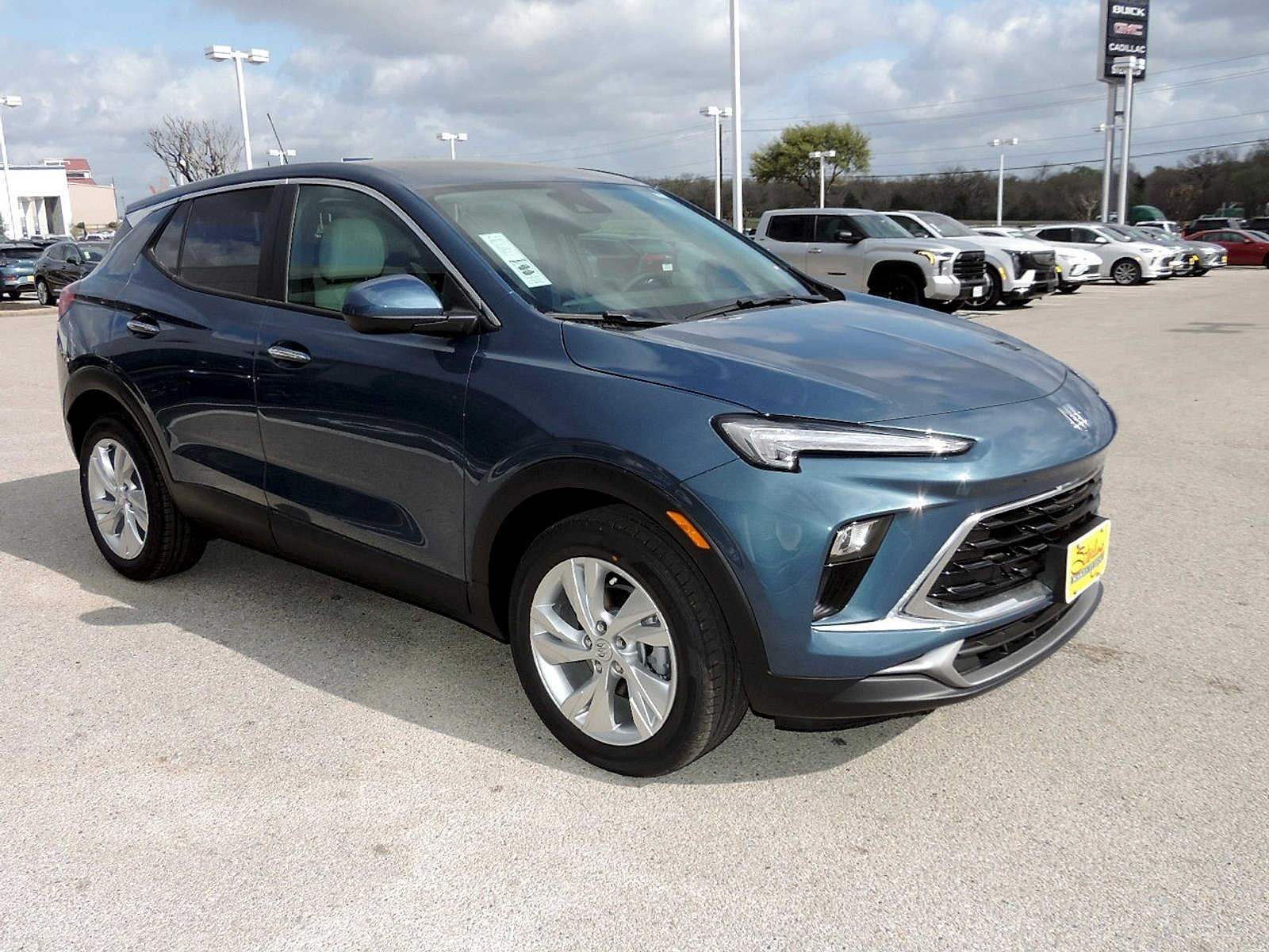 New 2026 Buick Encore GX Preferred w/ Comfort Package FWD image 3