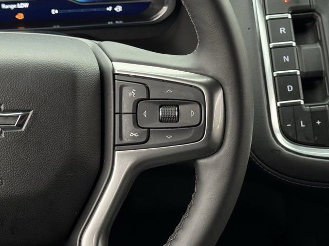 Used 2023 Chevrolet Tahoe Z71 w/ Luxury Package AWD/4WD image 18