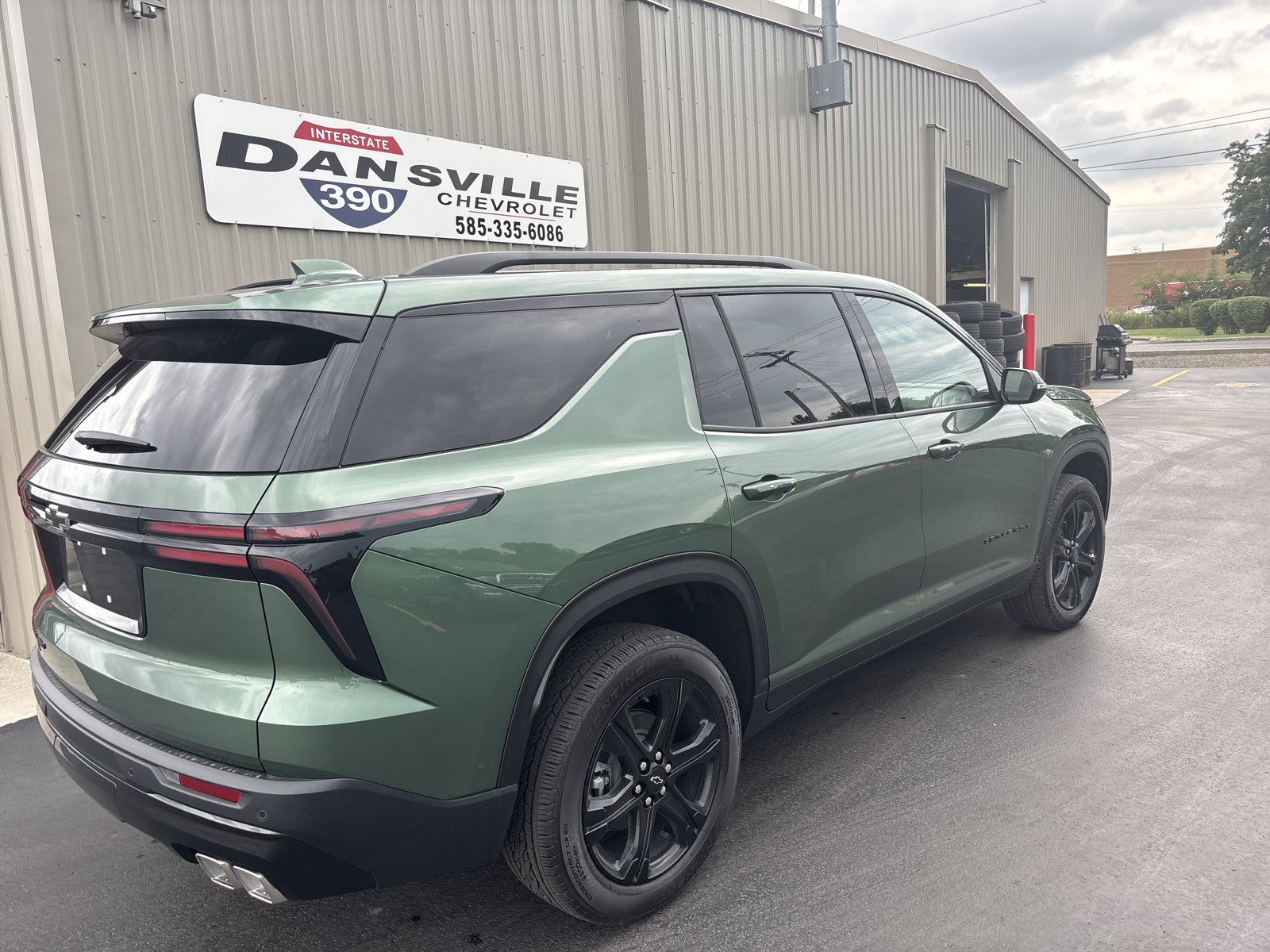 New 2027 Chevrolet Traverse LT w/ Midnight/Sport Edition AWD/4WD image 5