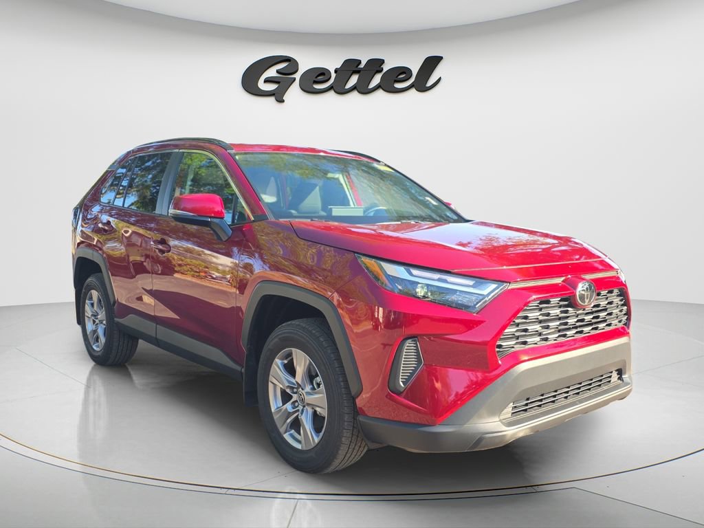 Used 2025 Toyota RAV4 XLE w/ Convenience Package FWD image 3