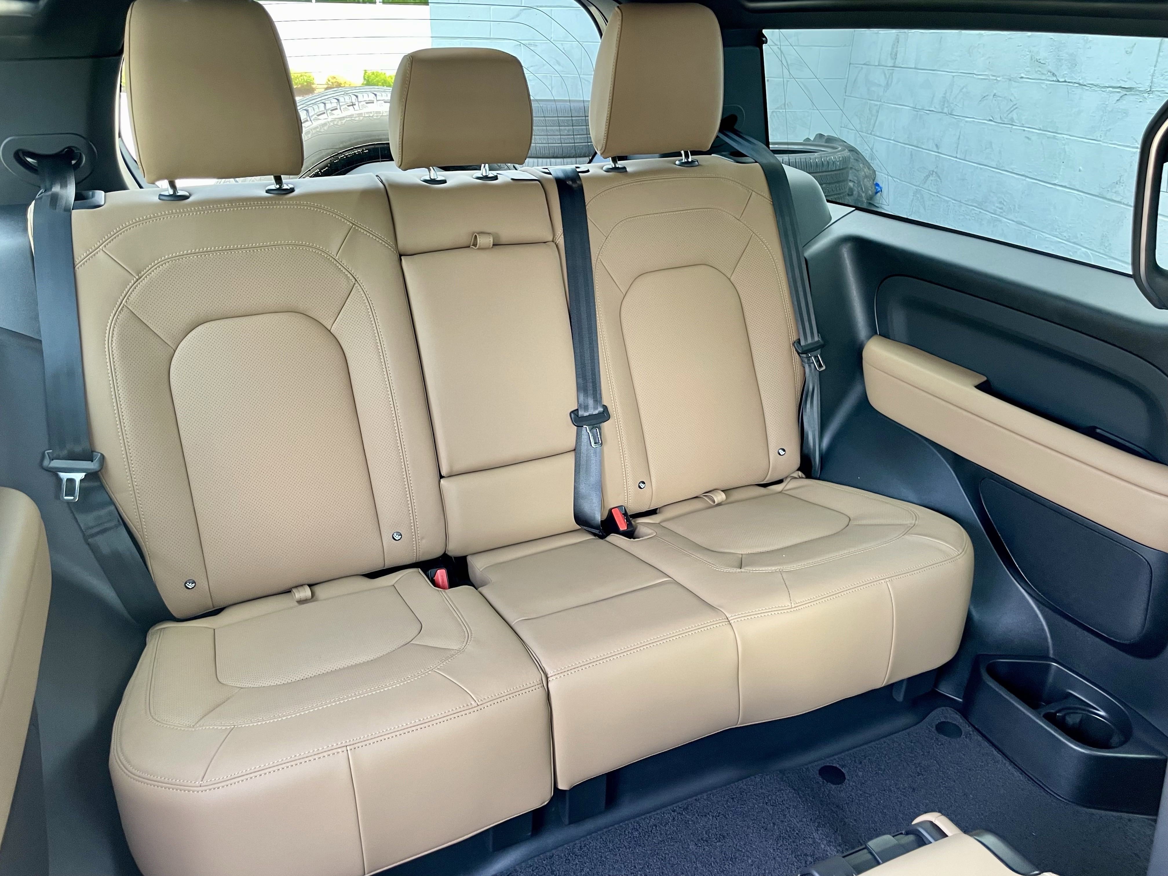 New 2025 Land Rover Defender 90 X-Dynamic SE image 31