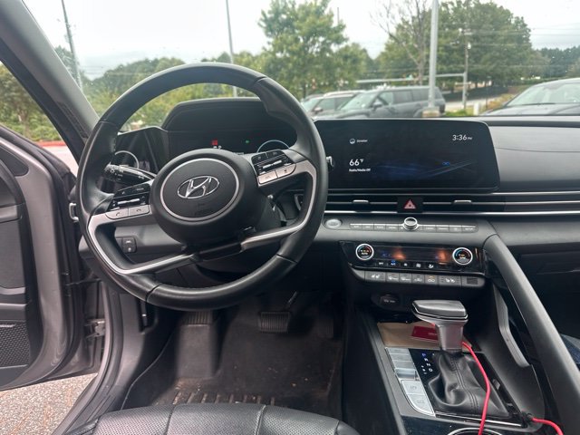 Used 2021 Hyundai Elantra Limited FWD image 11