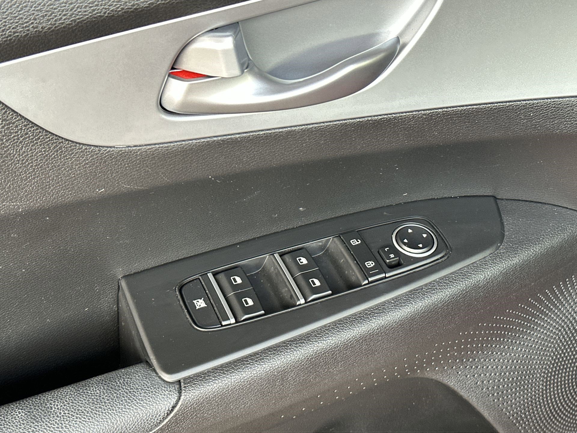 Used 2023 Kia Forte LXS image 15