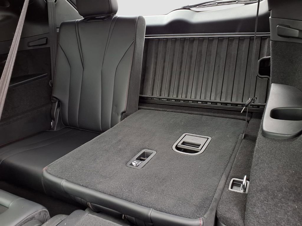 Used 2023 Acura MDX A-Spec image 32