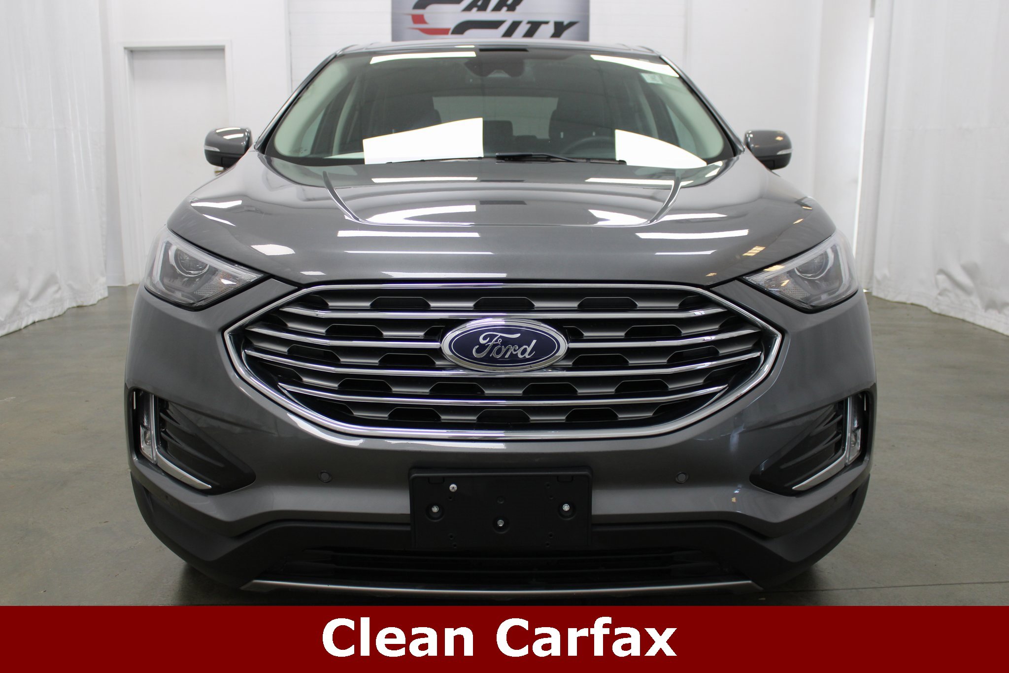 Used 2024 Ford Edge Titanium image 2