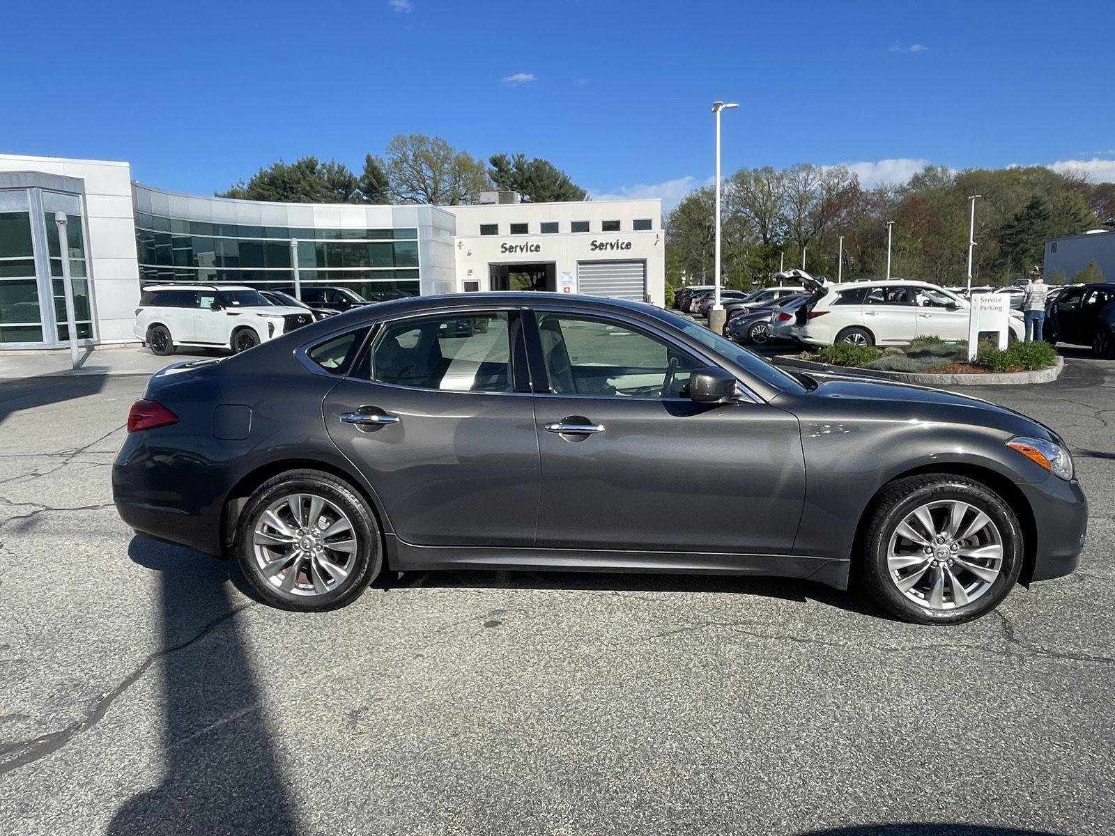 Used 2012 INFINITI M37 x w/ Deluxe Touring Pkg AWD/4WD image 2