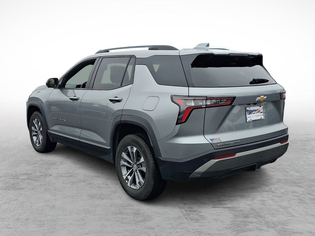 Used 2025 Chevrolet Equinox LT w/ Convenience Package II image 3