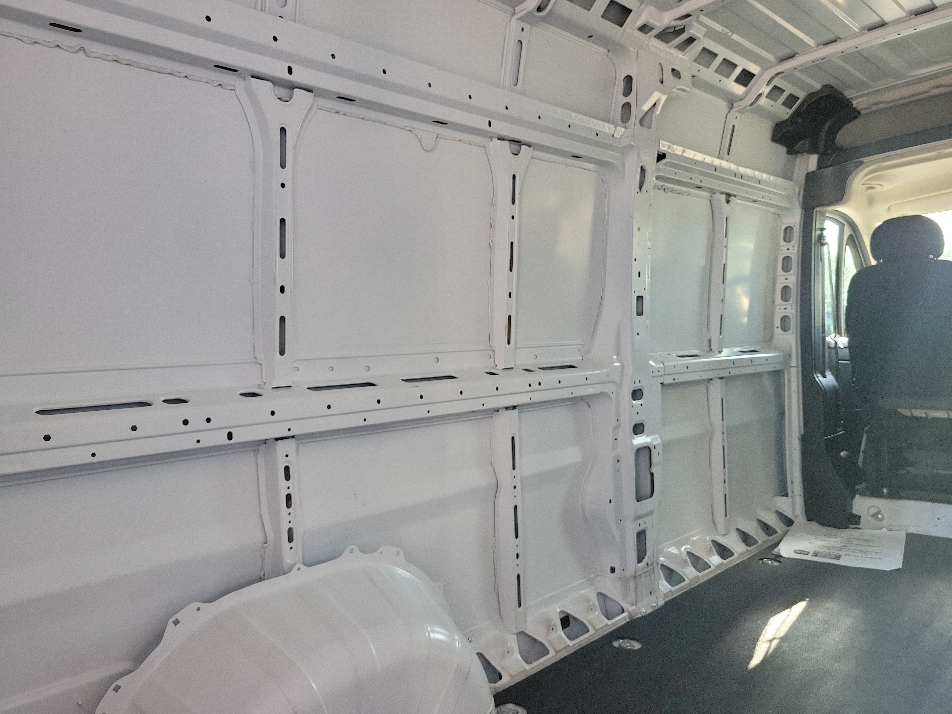 Used 2025 RAM ProMaster 2500 w/ Convenience Group FWD image 14