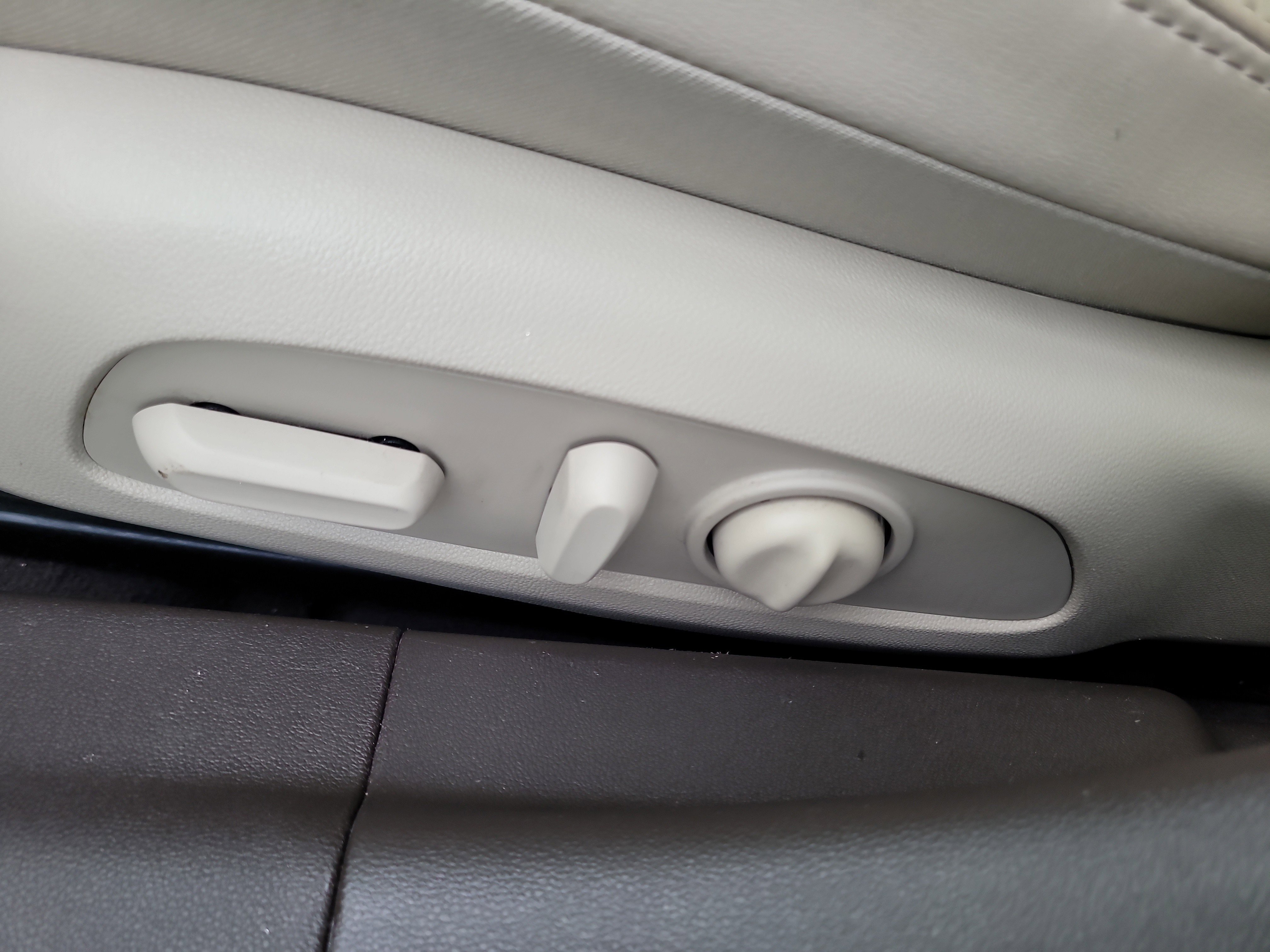 Used 2019 Buick LaCrosse Essence w/ Sights and Sounds Package image 19