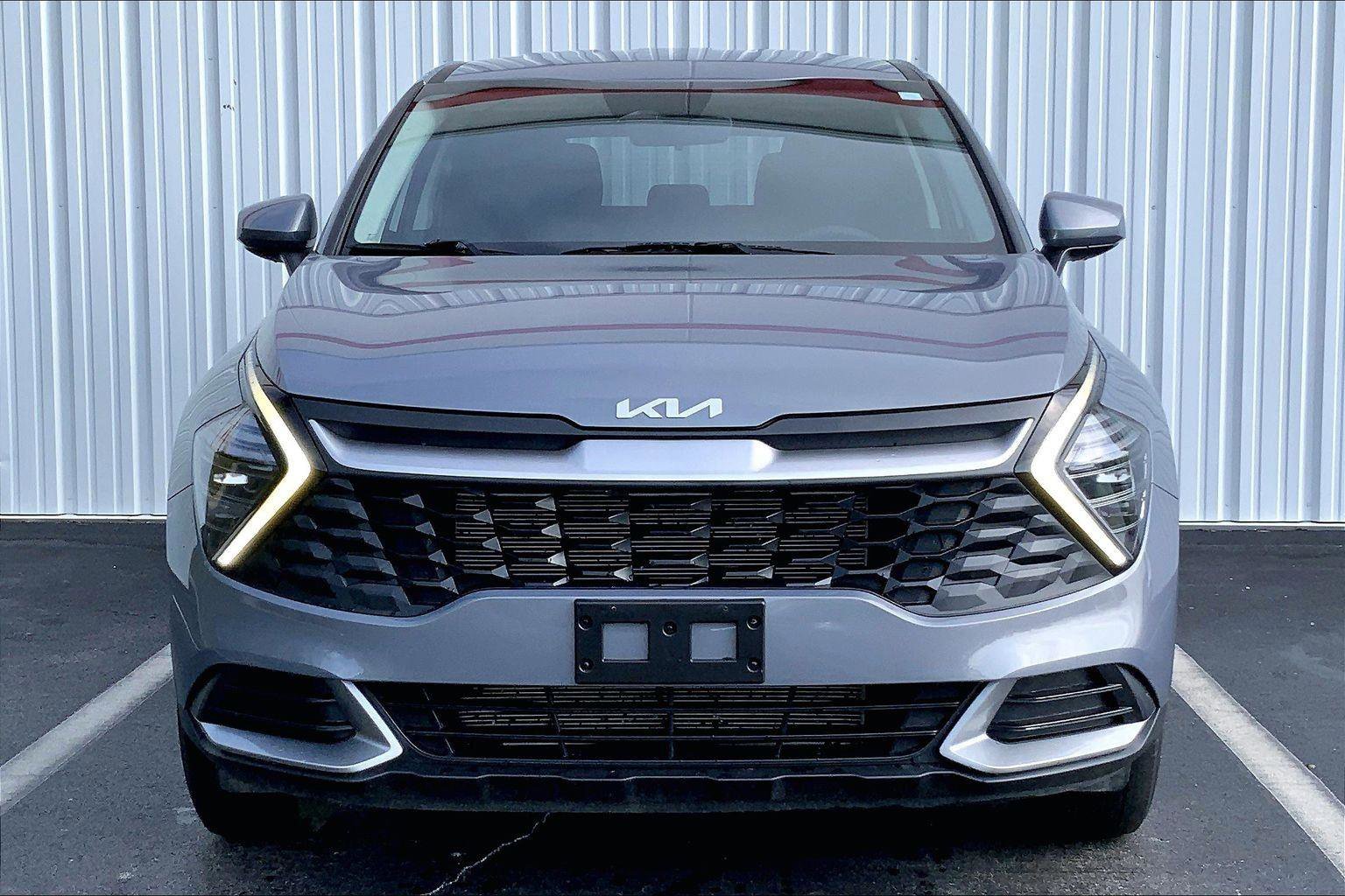 Used 2025 Kia Sportage LX AWD/4WD image 3