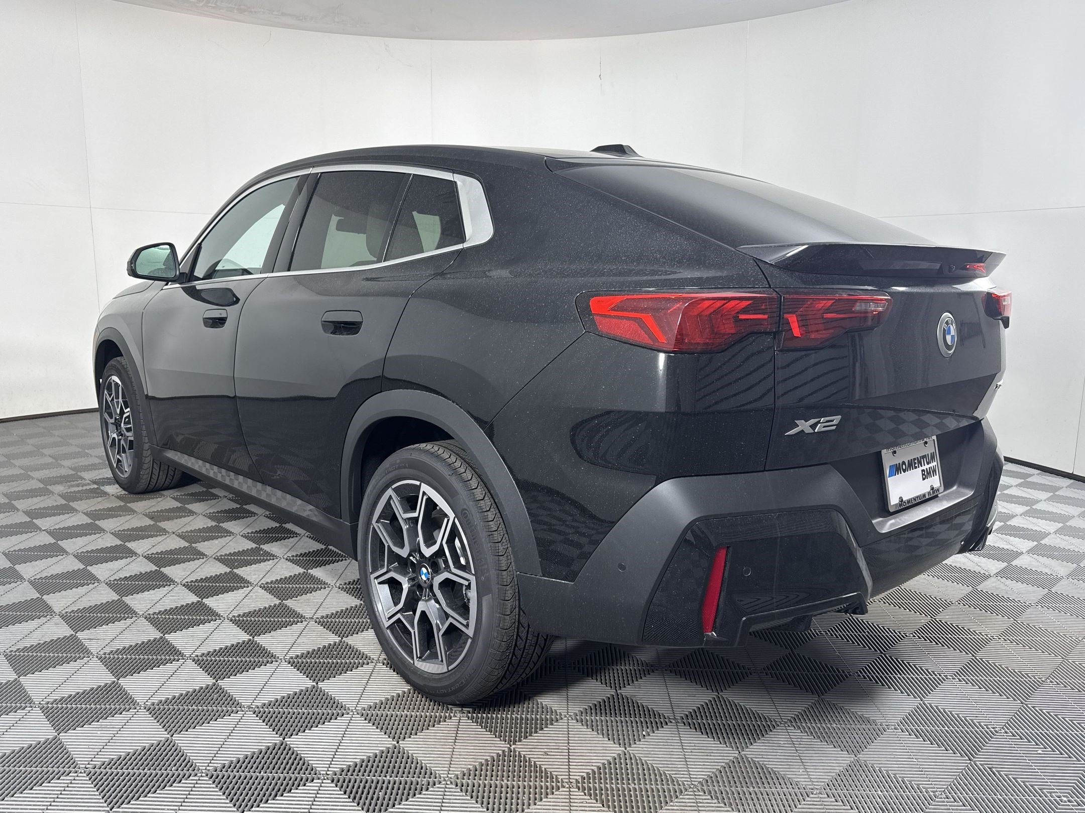New 2026 BMW X2 xDrive28i w/ Technology Package AWD/4WD image 3